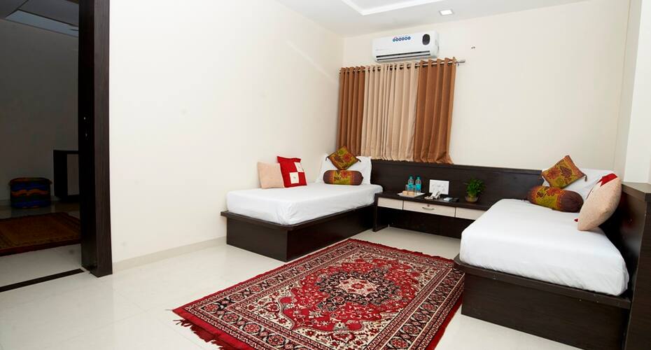 STARiHOTEL Sirdi, Shirdi 2